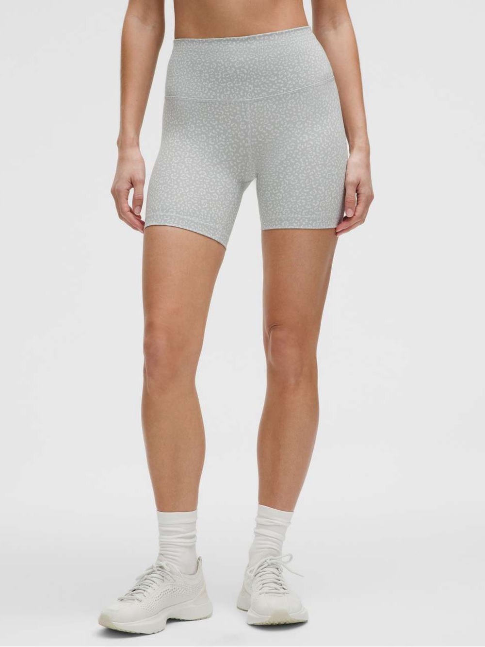 lululemon athletica Wunder Train HR Short 6" LDSM Size: 6